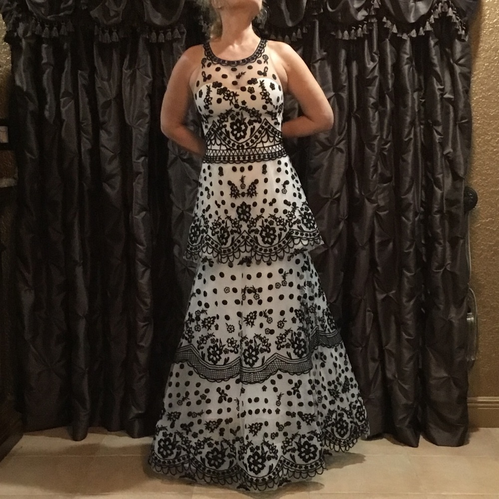 ⭐️ Host Pick ⭐️ Lace Dress